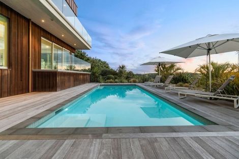 Photo of property in 52 Delamore Drive, Oneroa, Waiheke Island, 1081