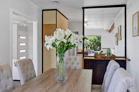 Photo of property in 37 Awanui Street, Merrilands, New Plymouth, 4312