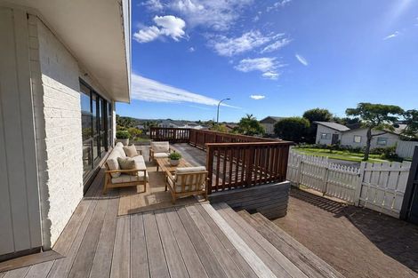 Photo of property in 35 Jandell Crescent, Bucklands Beach, Auckland, 2014