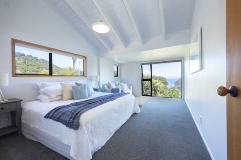 Photo of property in 109 Seaview Road, Piha, 0772