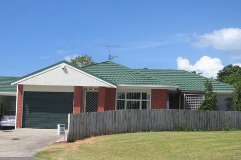 Photo of property in 355a Glenfield Road, Glenfield, Auckland, 0629