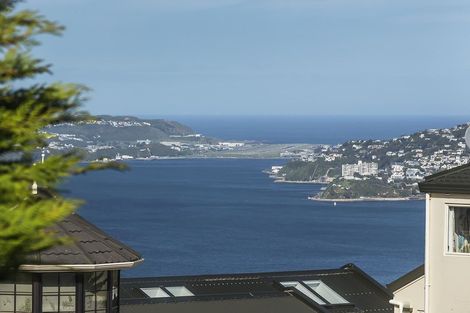 Photo of property in 37a Gurkha Crescent, Khandallah, Wellington, 6035