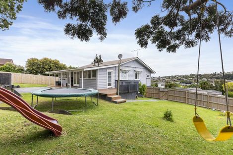 Photo of property in 18 Penton Road, Stanmore Bay, Whangaparaoa, 0932