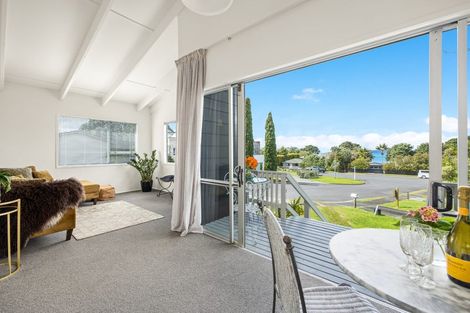 Photo of property in 9 Sunlight Promenade, Snells Beach, 0920