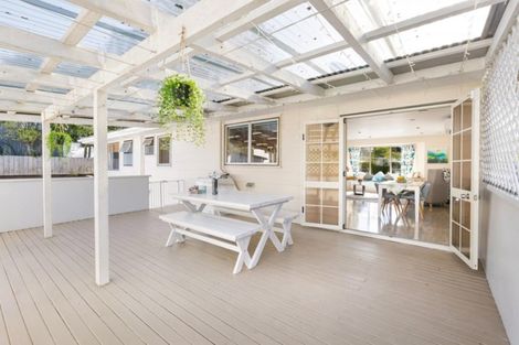 Photo of property in 2 Regatta Road, Torbay, Auckland, 0630