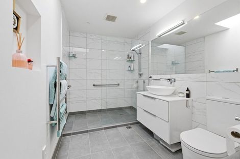 Photo of property in 36 Victoria Road, Mount Maunganui, 3116