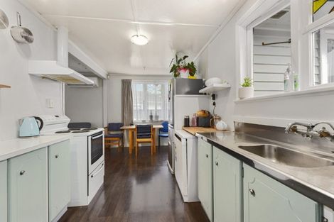 Photo of property in 43 August Street, Stokes Valley, Lower Hutt, 5019