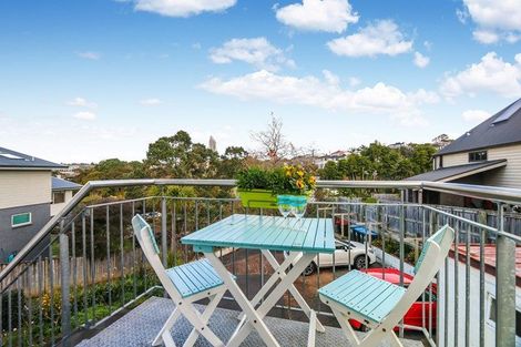 Photo of property in 2/27 Piccadilly Place, Kohimarama, Auckland, 1071