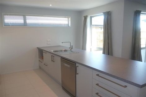 Photo of property in 17 Blaenavon Lane, Halswell, Christchurch, 8025