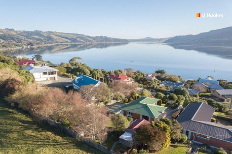 Photo of property in 34 Bayne Terrace, Macandrew Bay, Dunedin, 9014