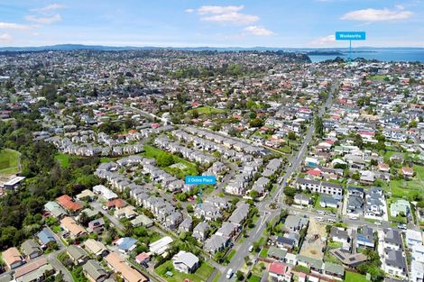 Photo of property in 2 Ochre Place, Blockhouse Bay, Auckland, 0600