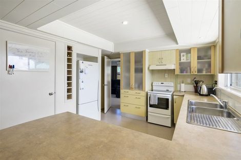 Photo of property in 8 Darcy Place, Massey, Auckland, 0614