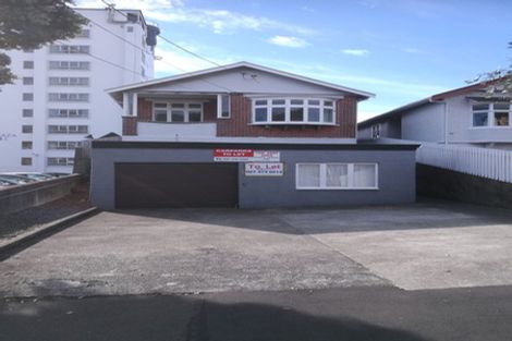 Photo of property in 35 Roxburgh Street, Mount Victoria, Wellington, 6011