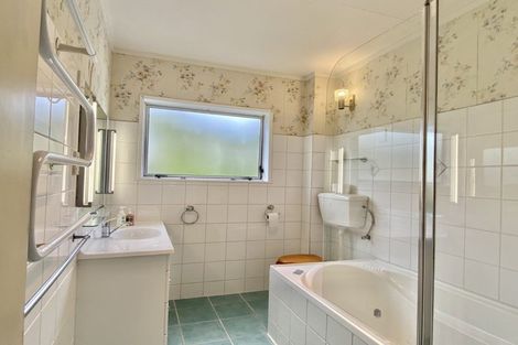 Photo of property in 48-50 Chesterton Street, Johnsonville, Wellington, 6037