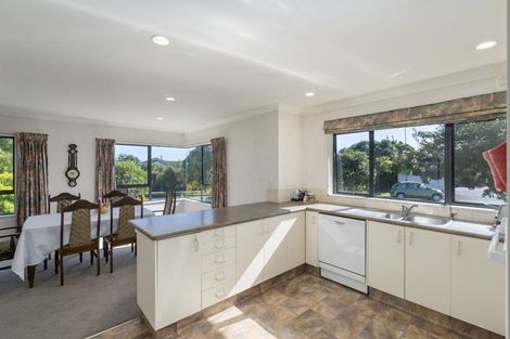 Photo of property in 34 Greenwood Place, Fitzherbert, Palmerston North, 4410