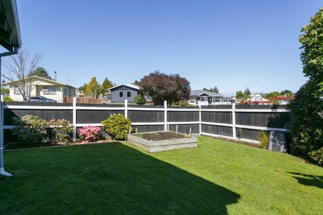 Photo of property in 2/27 Tobin Place, Richmond Heights, Taupo, 3330