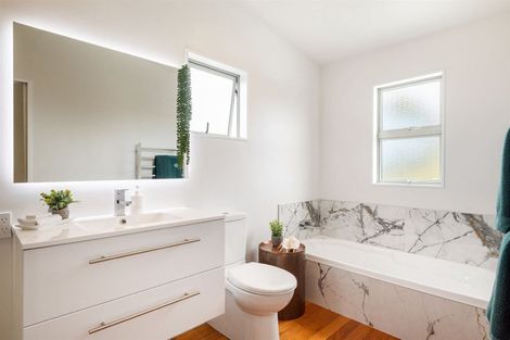 Photo of property in 2/17 Sudan Avenue, Milford, Auckland, 0620