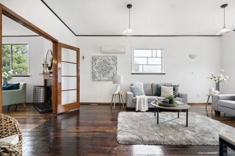 Photo of property in 40 Lonsdale Crescent, Rongotai, Wellington, 6022