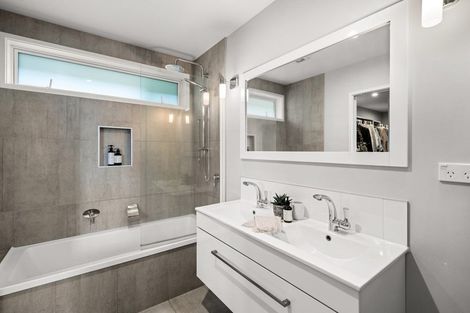 Photo of property in 1 Avon Rise, Welcome Bay, Tauranga, 3112