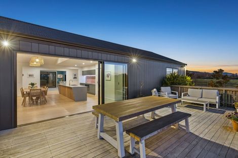 Photo of property in 34 Ohau Gravels Way, Ohau, Levin, 5570