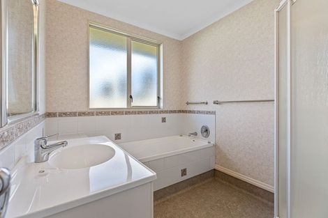 Photo of property in 40 Gisborne Terrace, Opunake, 4616