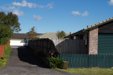Photo of property in 2/24 West Fairway, Golflands, Auckland, 2013