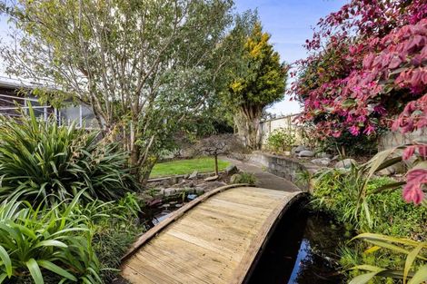 Photo of property in 18d Montana Place, Merrilands, New Plymouth, 4312