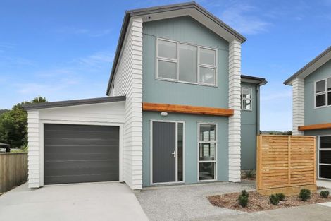 Photo of property in 4d Horoeka Street, Stokes Valley, Lower Hutt, 5019