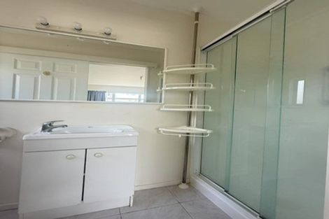 Photo of property in 12 Centreway Road, Orewa, 0931