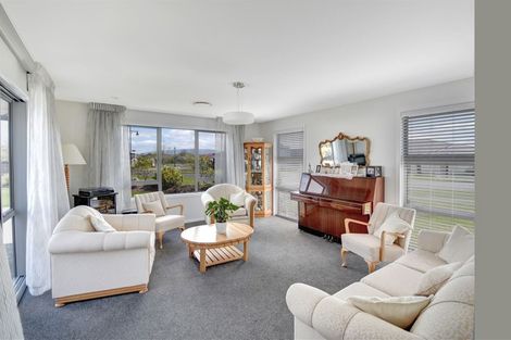 Photo of property in 2 Stratton Way, Mosgiel, 9024