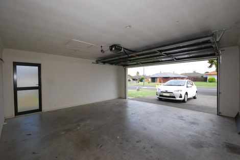 Photo of property in 74 Redcastle Drive, East Tamaki, Auckland, 2013