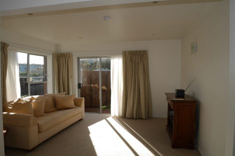 Photo of property in 12 Kowhai Grove, Raumati Beach, Paraparaumu, 5032