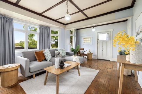 Photo of property in 1 Tapuaeotu Way, Welcome Bay, Tauranga, 3112