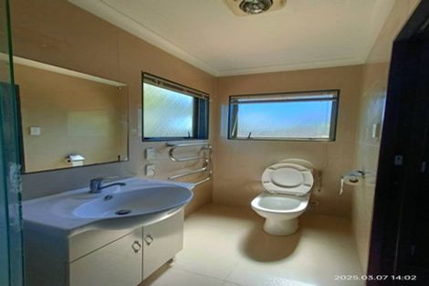 Photo of property in 2/274 Glamorgan Drive, Northcross, Auckland, 0630