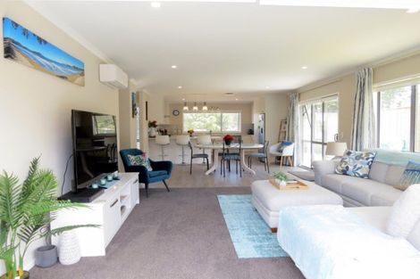 Photo of property in 44 Victoria Street, Coromandel, 3506