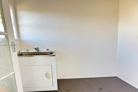 Photo of property in 6 Knox Road, Swanson, Auckland, 0612