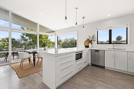 Photo of property in 9 Busby Hill, Havelock North, 4130