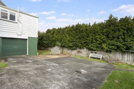 Photo of property in 37 Hobsonville Road, West Harbour, Auckland, 0618