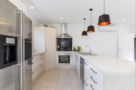 Photo of property in 1 Hovingham Court, Jacks Point, Queenstown, 9371