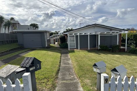 Photo of property in 1/9 East Coast Road, Milford, Auckland, 0620