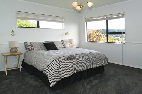 Photo of property in 32 James Cook Drive, Whitby, Porirua, 5024