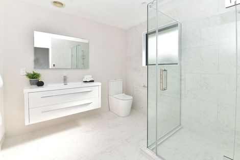 Photo of property in 80 Kittiwake Drive, Schnapper Rock, Auckland, 0632