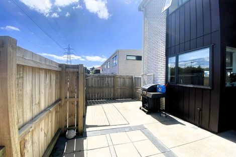Photo of property in 30b Titoki Street, Te Atatu Peninsula, Auckland, 0610