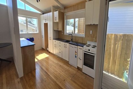 Photo of property in 21 Patts Avenue, Glendene, Auckland, 0602