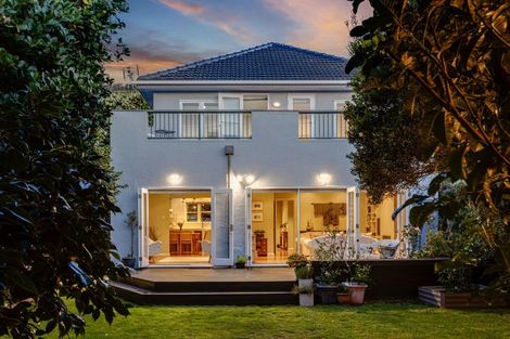 Photo of property in 20 Tuatoru Street, Eastbourne, Lower Hutt, 5013