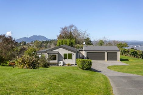 Photo of property in 18 Glen Mohr, Acacia Bay, Taupo, 3385