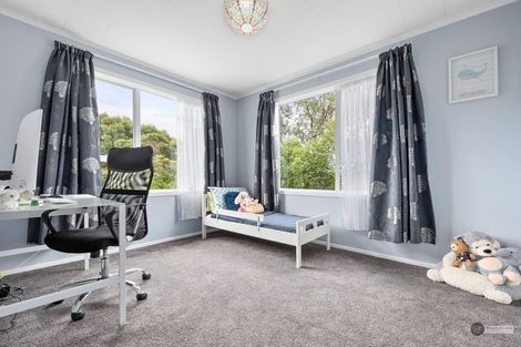 Photo of property in 8 Cedar Street, Maungaraki, Lower Hutt, 5010