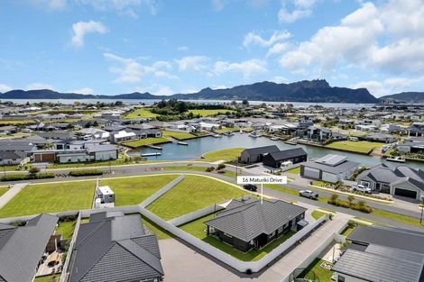 Photo of property in 16 Maturiki Drive, One Tree Point, 0118
