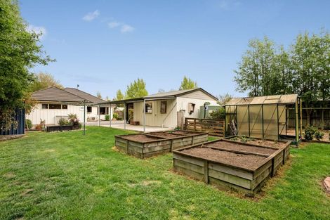 Photo of property in 4 Bluff Street, Coalgate, 7673