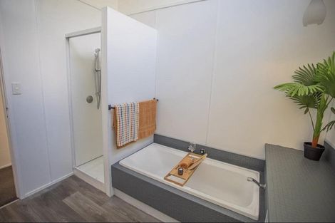 Photo of property in 2 Puketiro Place, Paihia, 0200